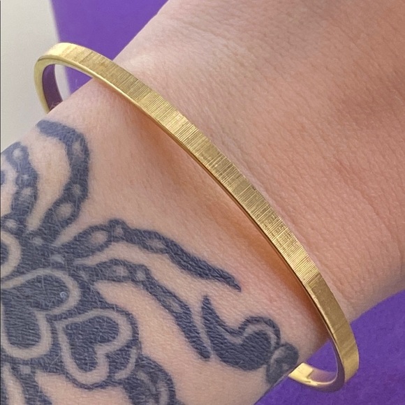 💛 Vintage Monet 22k Gold Plated Bangle Bracelet - Picture 4 of 6
